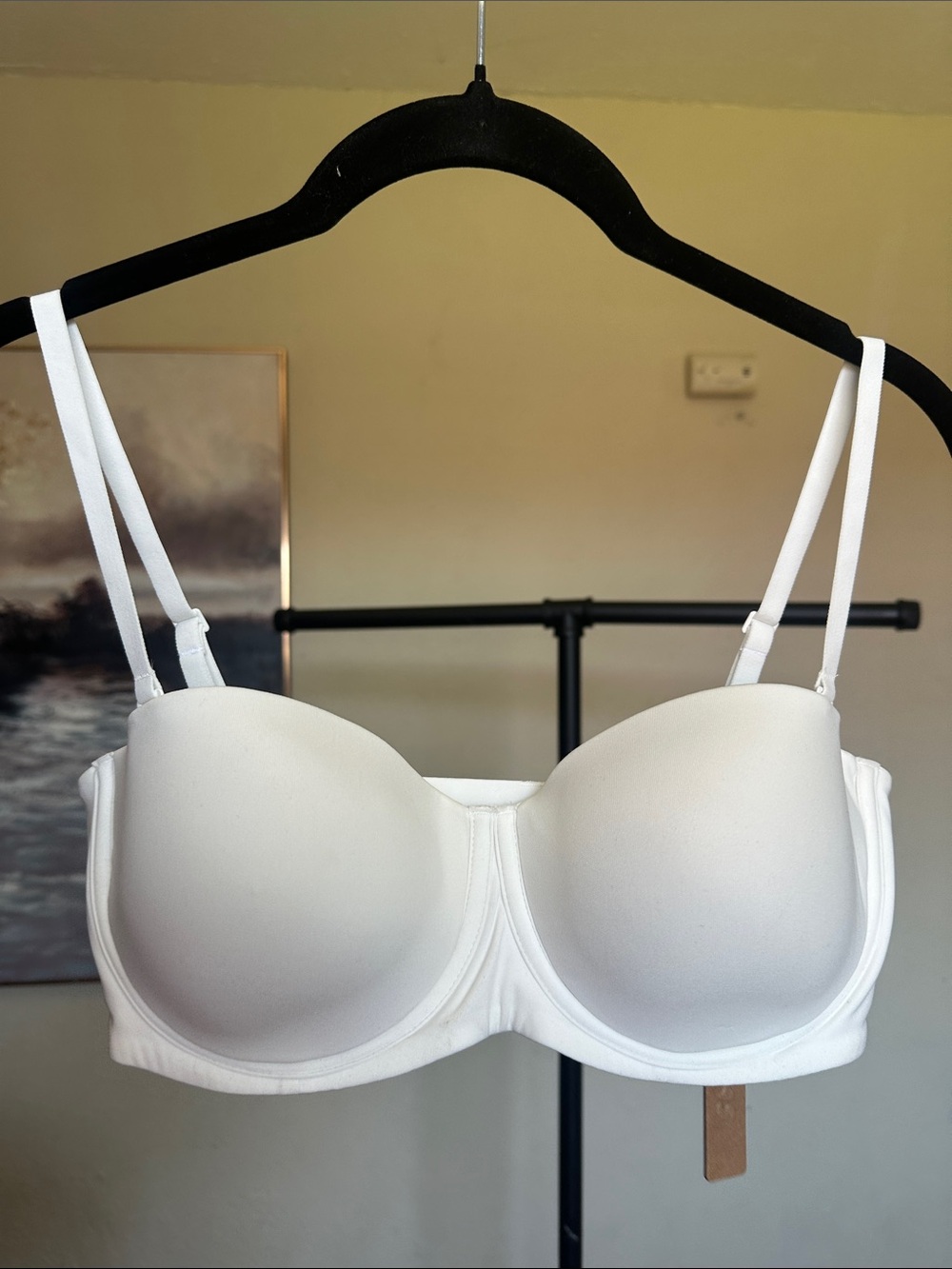 SKIMS Fits Everybody Strapless Wired Bra Size 36C  in Marble White New W/ Tags